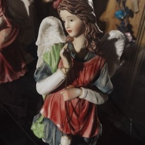 Angel figurine